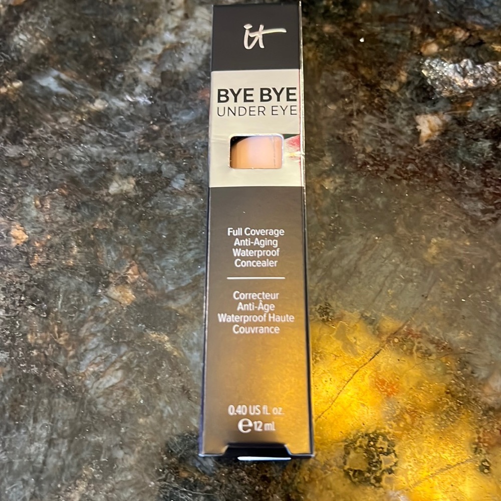 It Cosmetics Bye Bye Under Eye Full Coverage Anti-Aging Waterproof Concealer .4